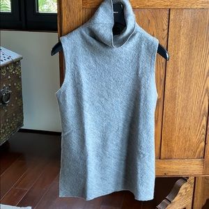 Donna Karen sleeveless fashion knit /sweater